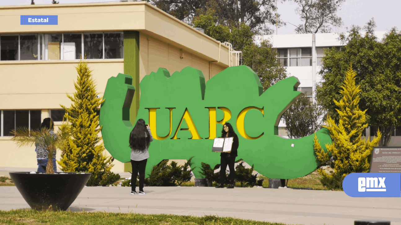 EMX-Suspendieron clases en UABC Valle de las Palmas y en escuelas secundarias por bloqueo de carretera 