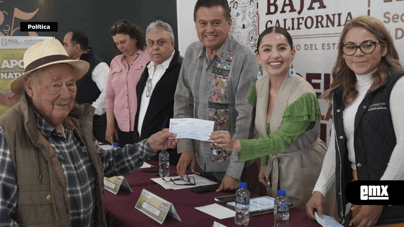 EMX- Elvia Martínez Santos… Encabeza entrega de apoyos a productores agrícolas…