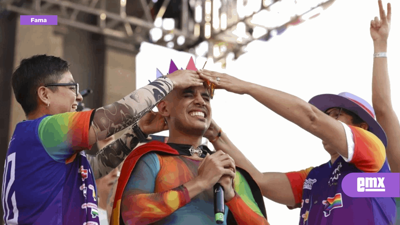 EMX-Jhonny Caz, del Grupo Firme, se convierte en Príncipe en la Marcha de la Diversidad 2023
