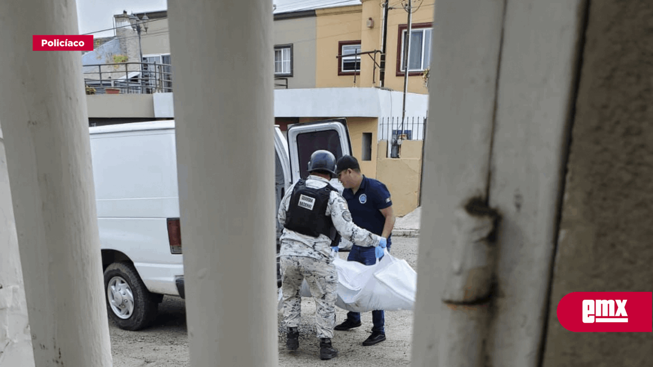 EMX-Guardia Nacional y forense levantan cadáver de un hombre en la Postal