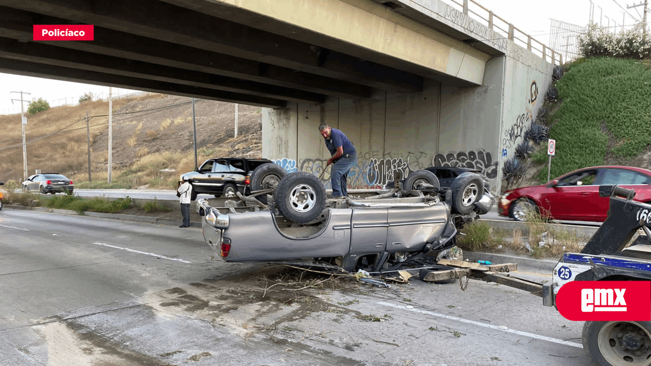 Cae De Un Puente Vehicular - El Mexicano