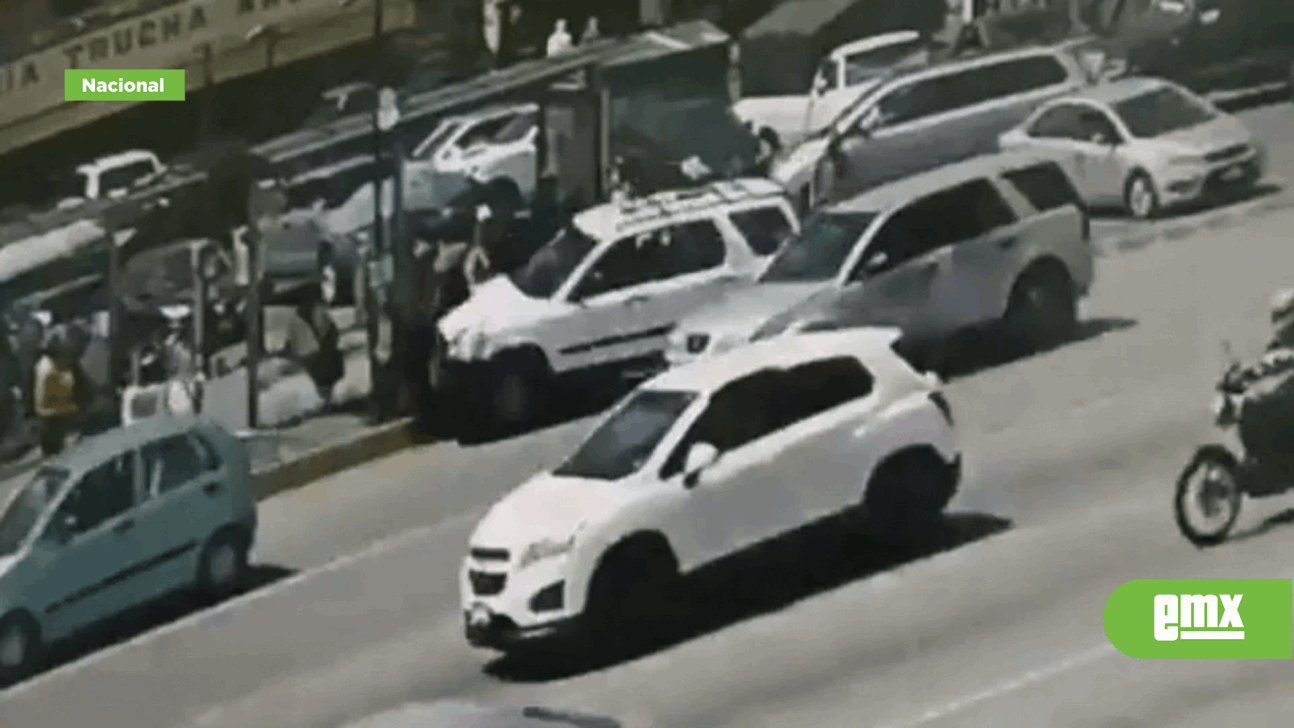Video Camioneta Atropella A 10 Personas Que Esperaban E El Mexicano 4670