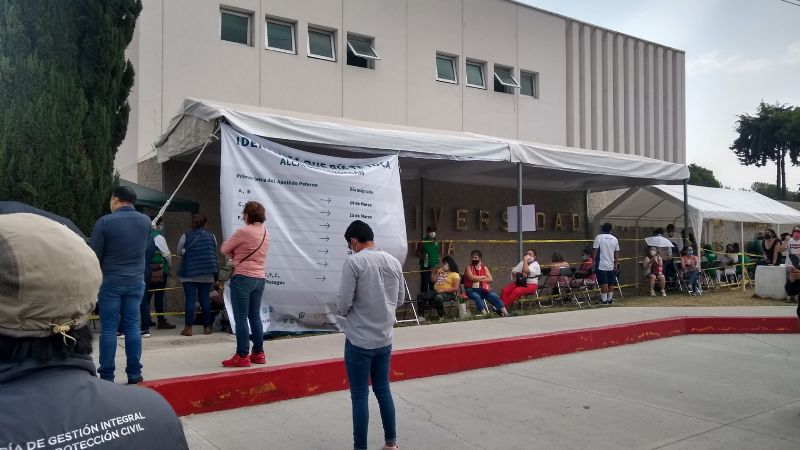 EMX-Detienen a dos sujetos que se disfrazaron de adulto mayor para ser vacunados en Coyoacán