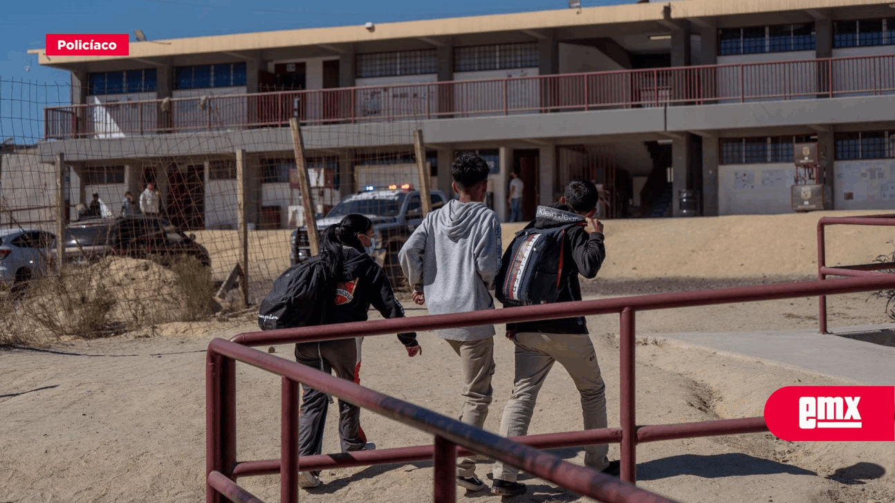 EMX-Traía estudiante de secundaria una pistola, cuchillos y marihuana en mochila