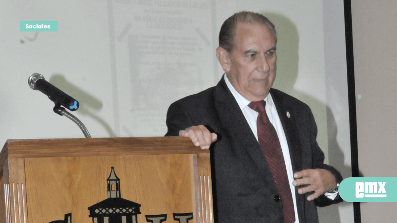 EMX-Recibe Mario Ortiz homenaje por 60 años en la docencia