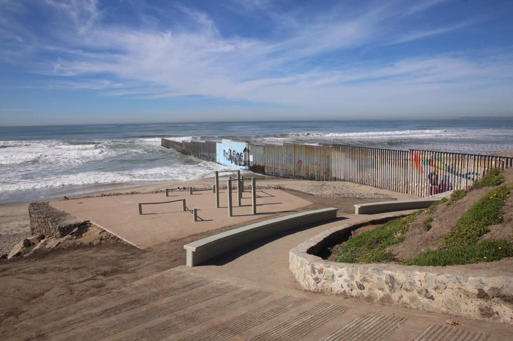 EMX-Localizan cuerpo en el Malecón de Playas de Tijuana