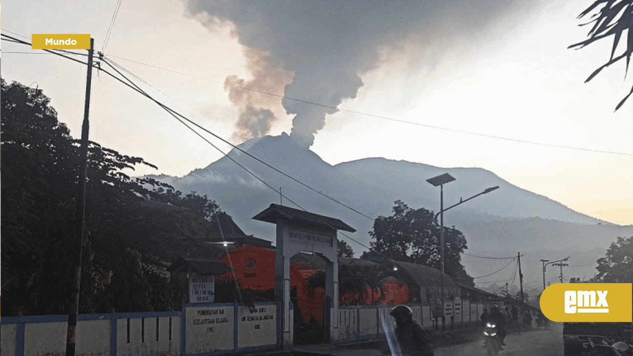 EMX-VIDEO: Evacúan a más de mil 500 personas por erupción volcánica en Indonesia