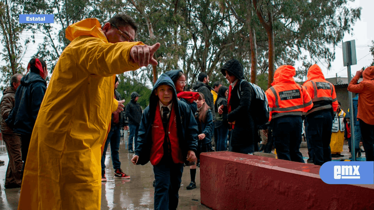 EMX-Colegios evacuan alumnos y personal tras inundaciones 