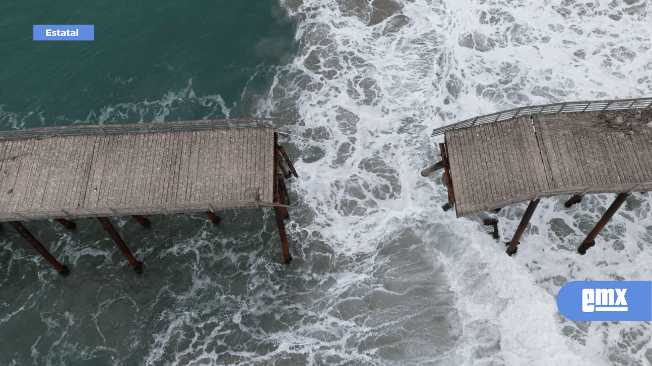 EMX-Las olas parten a la mitad muelle del Hotel Rosarito 
