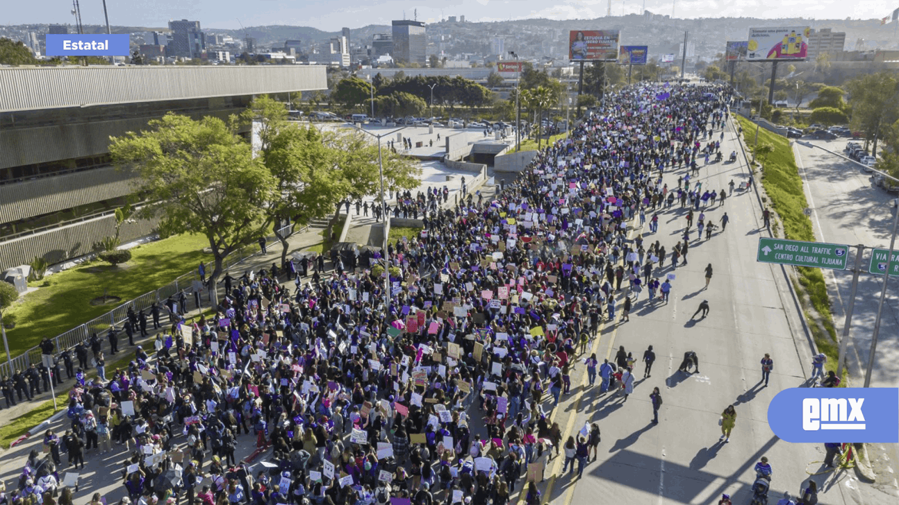 EMX-Miles de mujeres en la marcha 8M
