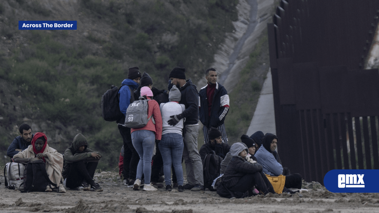 EMX-Detienen a 63 migrantes antes de cruzar muro fronterizo; otros lo lograron