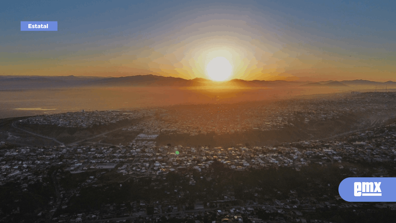 EMX-Colorido amanecer se registra en Tijuana, con cielo totalmente despejado