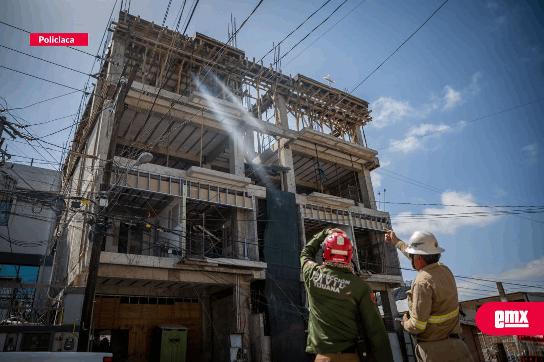 EMX-Cayó trabajador desde un tercer piso en la colonia Juárez; recibió una descarga eléctrica