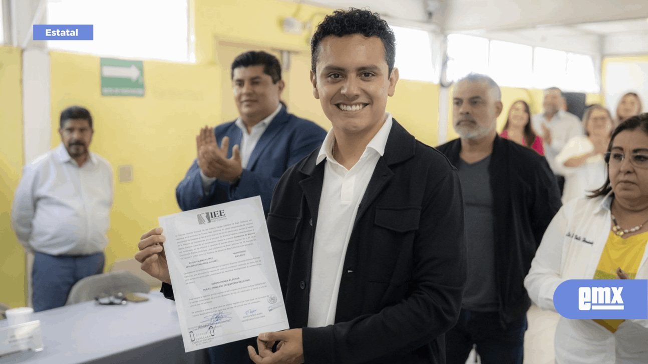EMX-Entregan constancia de mayoría a Eligio Valencia López como diputado local