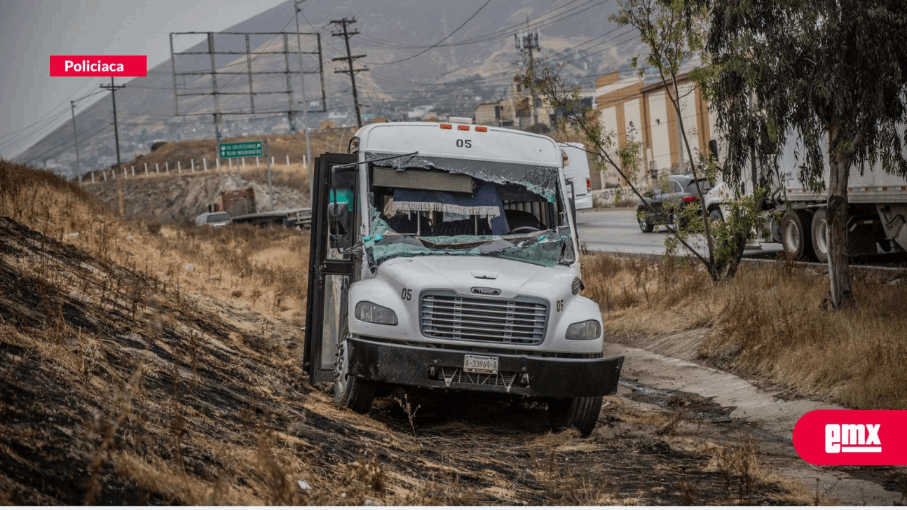 EMX-Se accidenta camión de personal en El Florido 