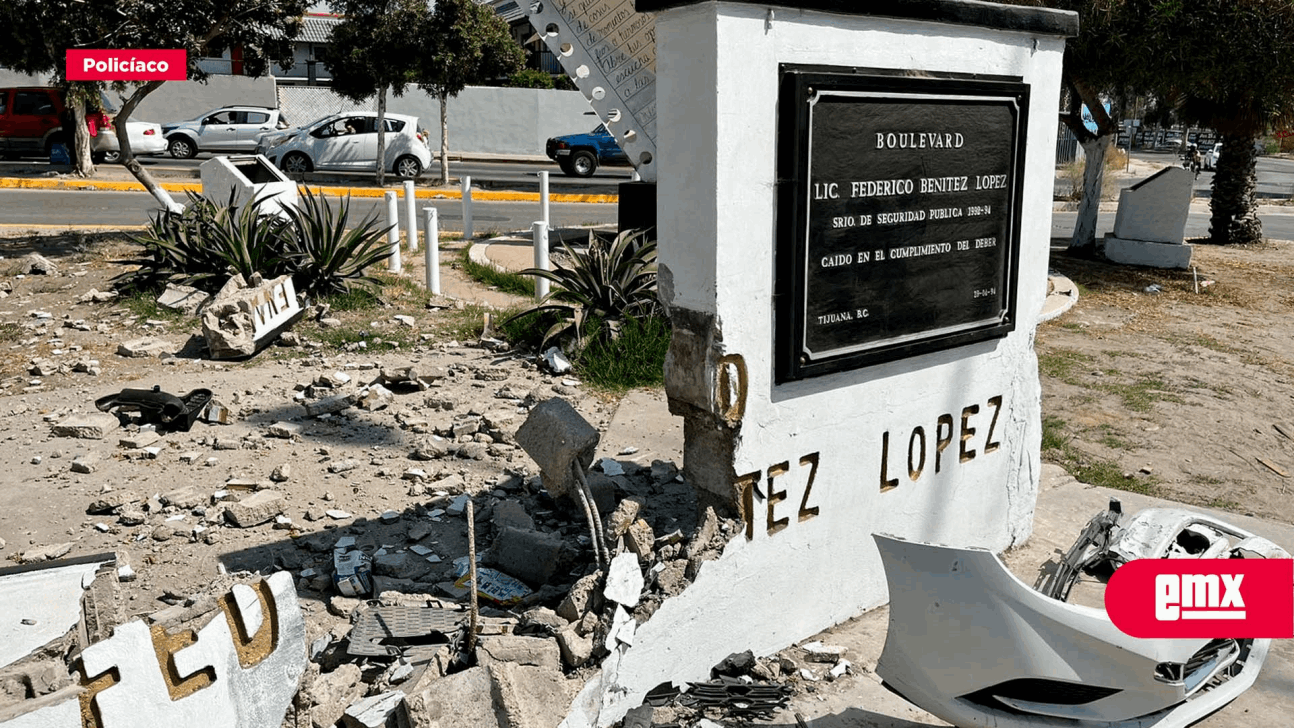 EMX-Monumento en el bulevar Benítez completamente destruido