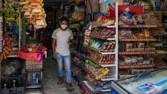 EMX-Yastás va contra Oxxo: quiere volver tienditas en corresponsales bancarios