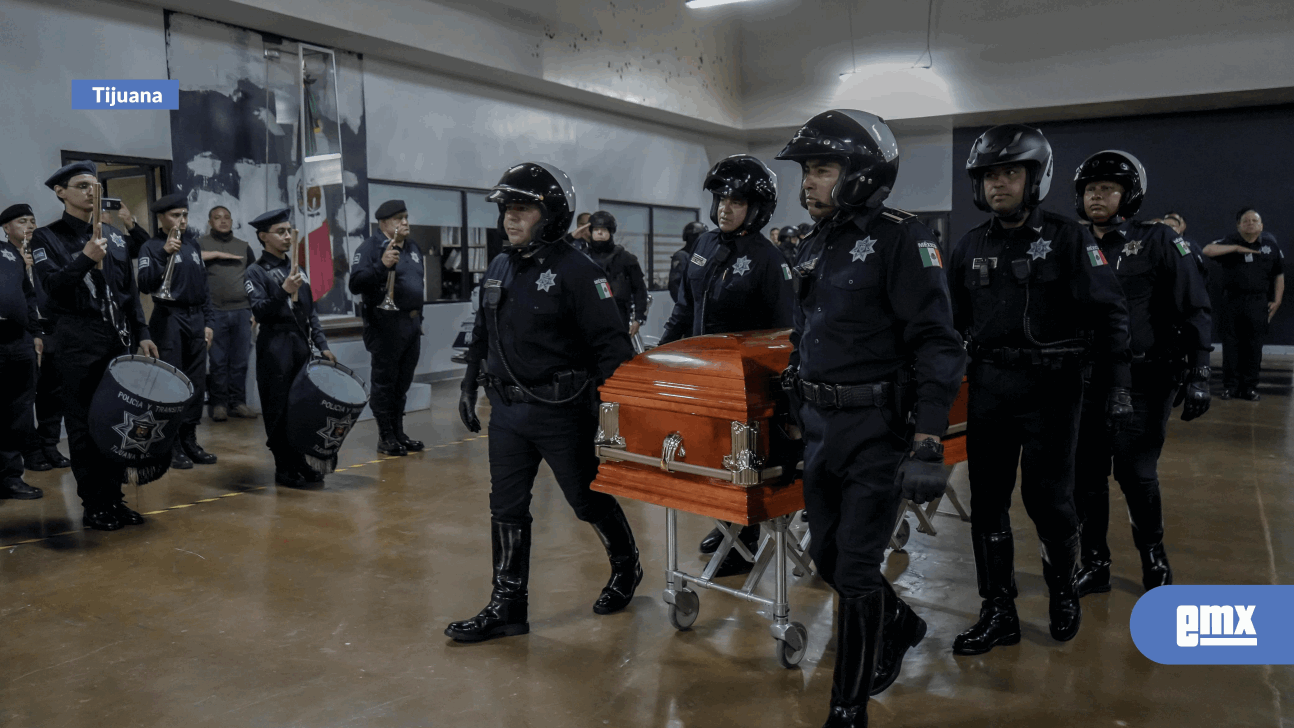 EMX-BRINDAN ÚLTIMO ADIÓS AL OFICIAL JUSTO GUTIÉRREZ DE LA TORRE