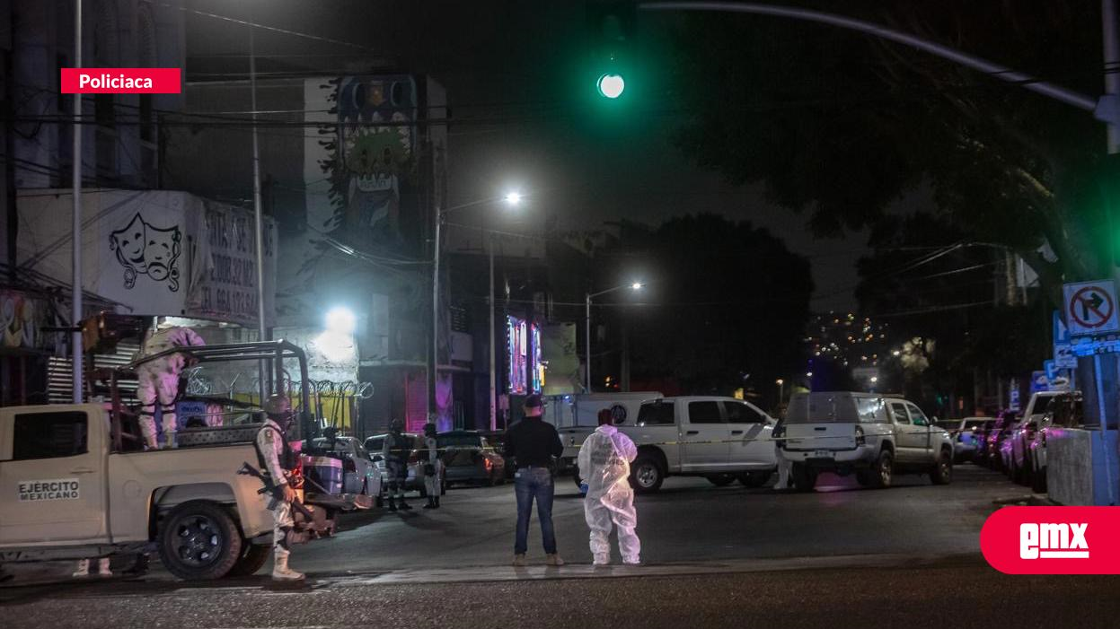 EMX-Abandonan un vehículo con dos cadáveres en la Zona Centro, con "narcomensaje"