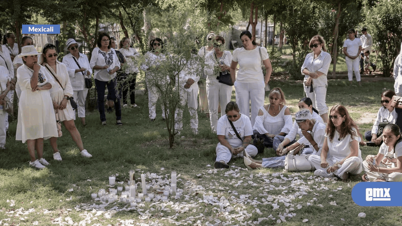 EMX-Familiares y amigos despiden a Amparito