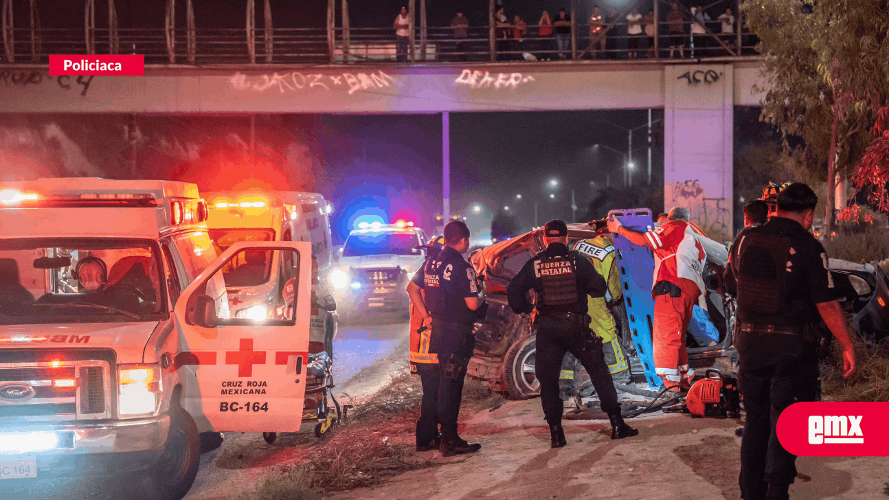 EMX-Aparatoso-accidente-vehicular-sobre-el-2000