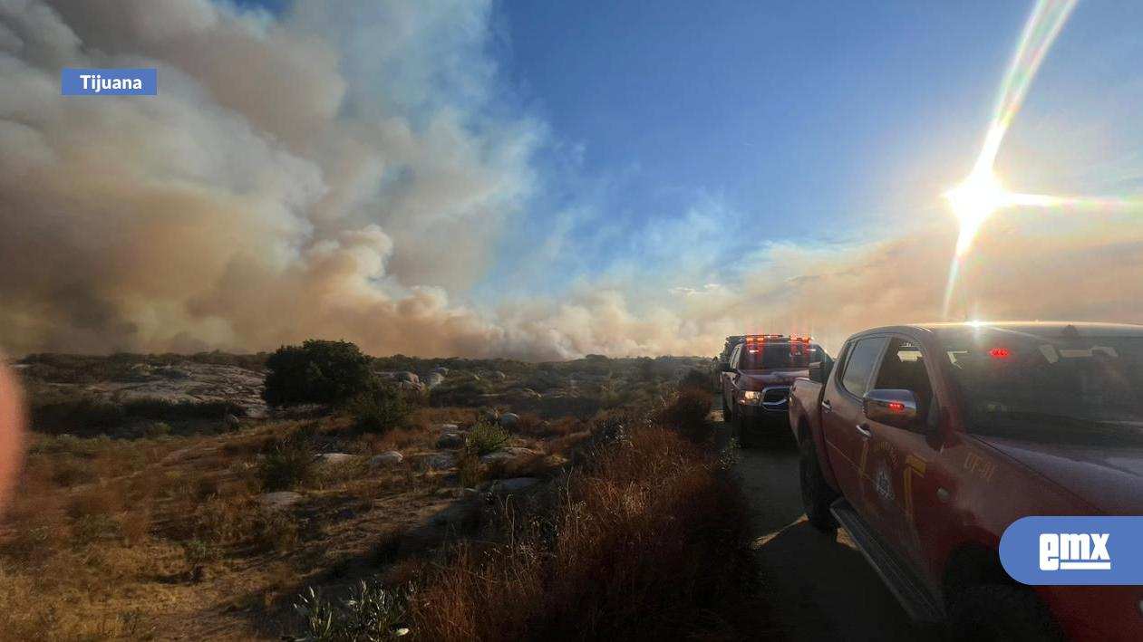 EMX-BOMBEROS-DE-TIJUANA-BRINDAN-APOYO-EN-INCENDIO-FORESTAL-EN-EL-MUNICIPIO-DE-TECATE