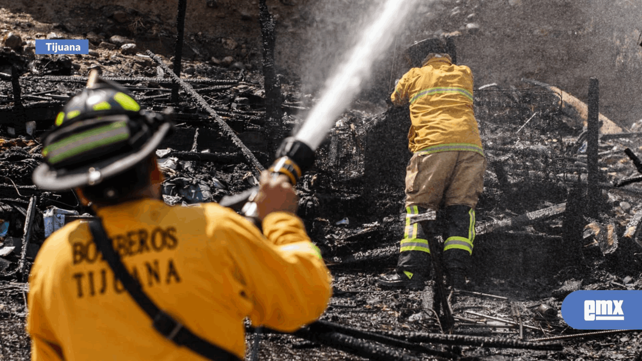 EMX-Casa se incendia tras explosión en la colonia Libertad 