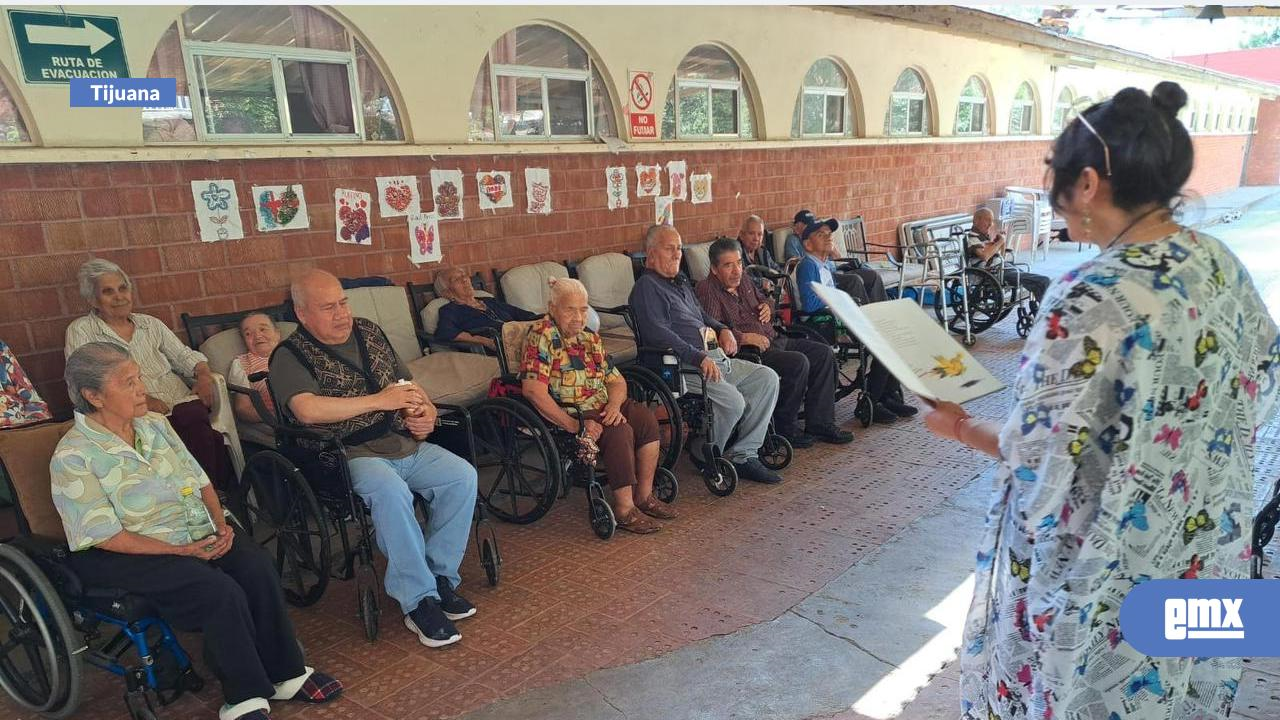 EMX-Los-programas-“Abuelito,-dime-tú”-y-“Coffee-&-painting”-beneficiaron-a-80-personas-de-la-tercera-edad