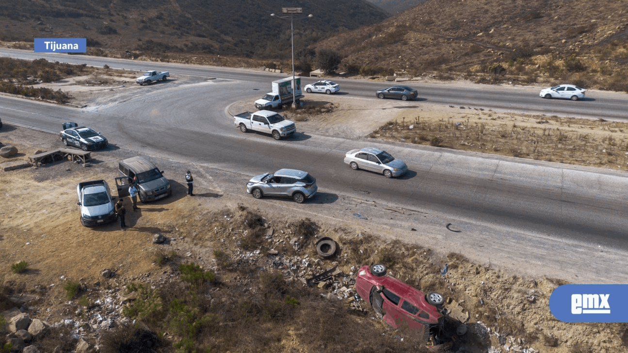 EMX-Aparatosa volcadura deja a una persona lesionada en el bulevar 2000 