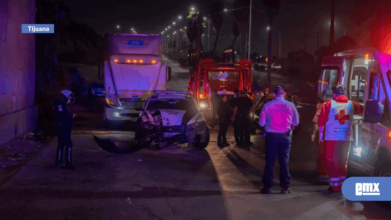 EMX-Choca patrulla contra tráiler de carga en el 2000