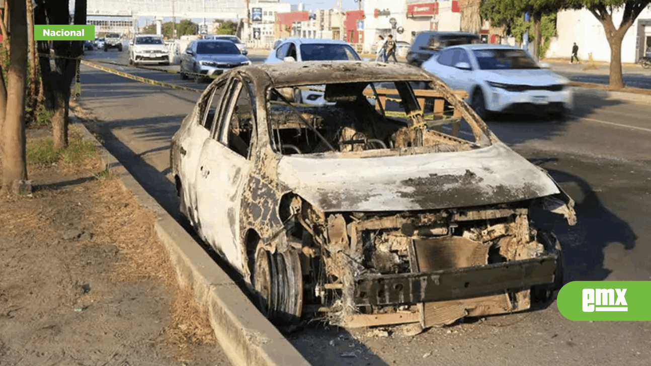 EMX-Reportan bloqueos, quema de autos y robos en varios sectores de Culiacán