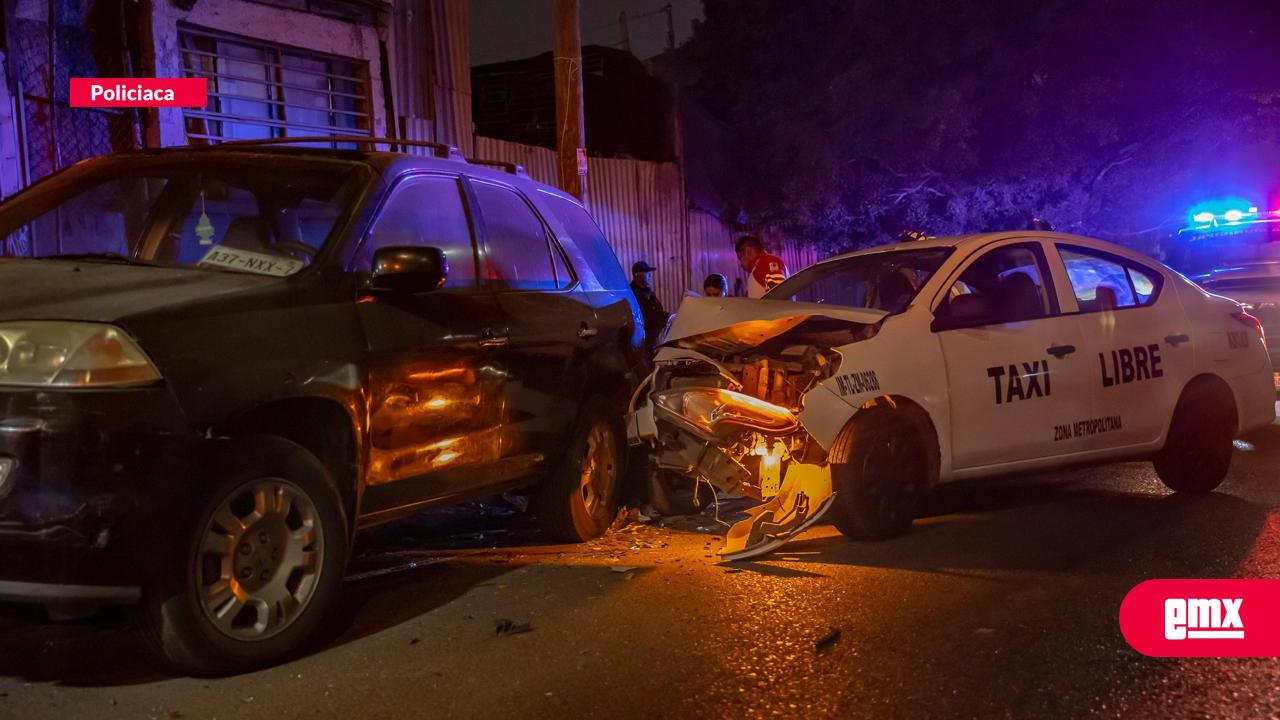 EMX-Taxista se queda dormido y choca en el Bulevar Fundadores 