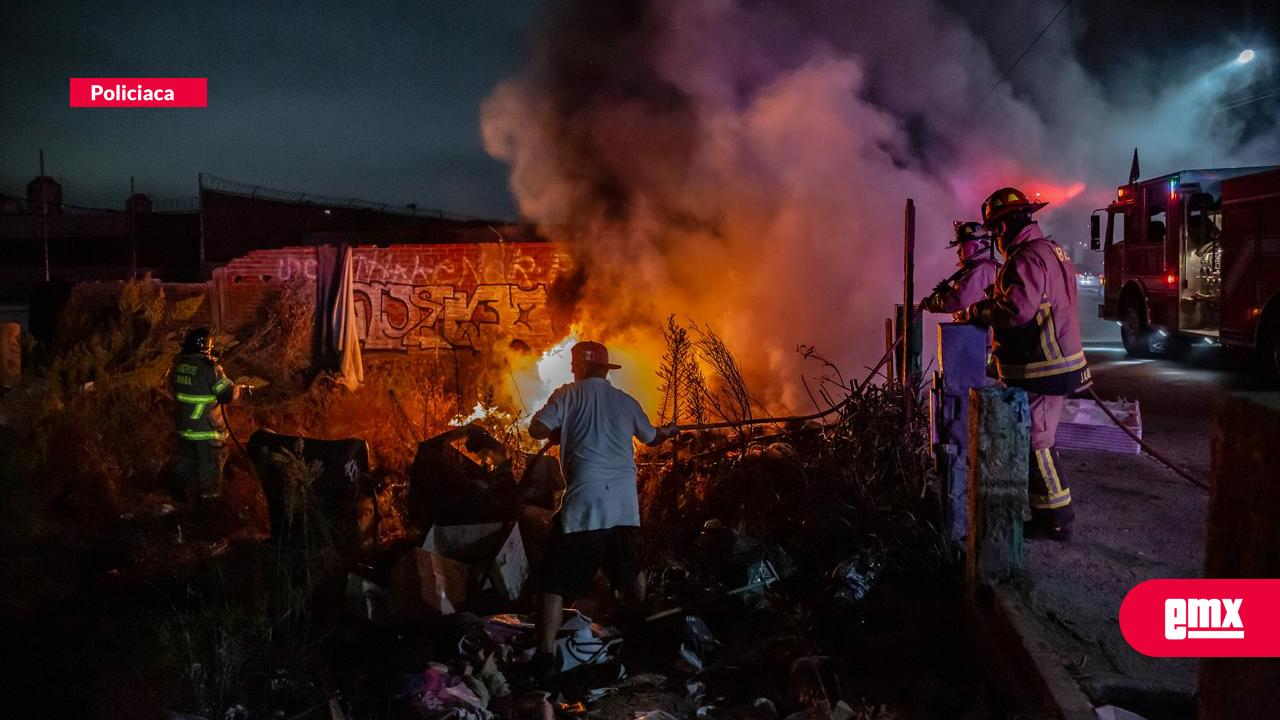 EMX-Bomberos evitan que incendio alcance viviendas en la colonia Linda Vista