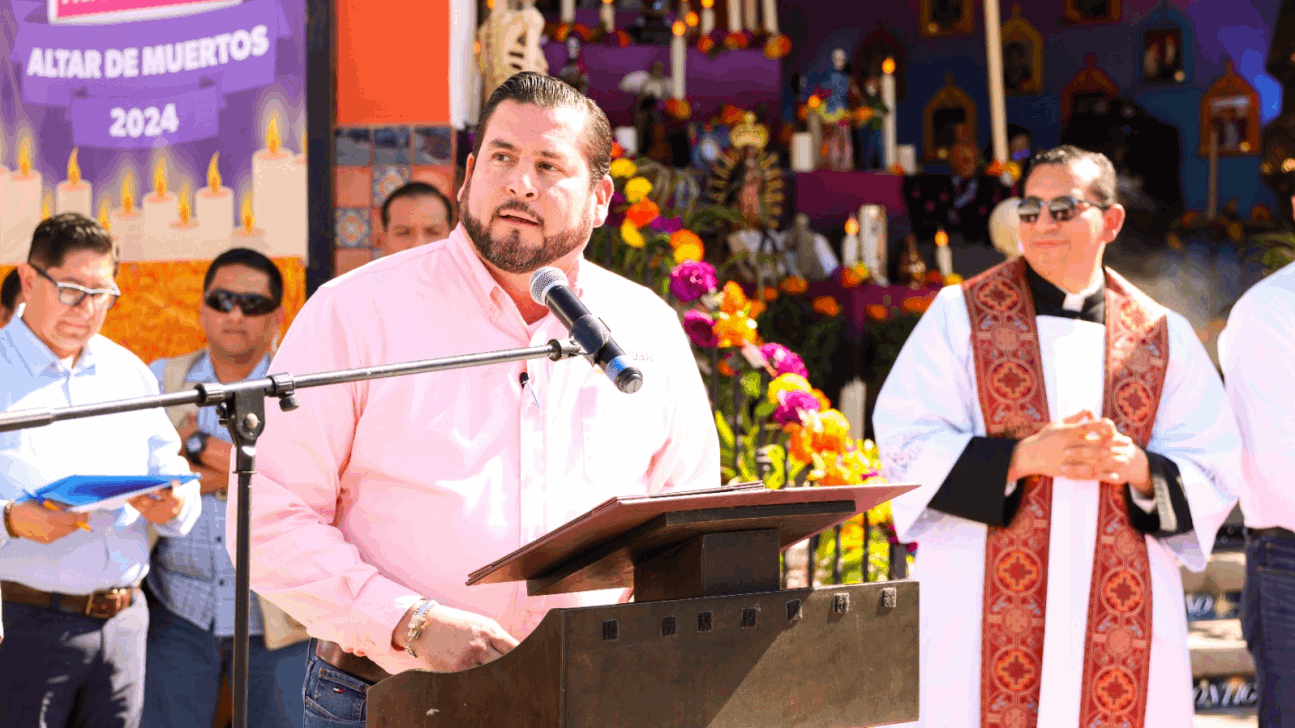 EMX-INAUGURA ALCALDE ISMAEL BURGUEÑO TRADICIONAL ALTAR DE MUERTOS EN EL MERCADO HIDALGO