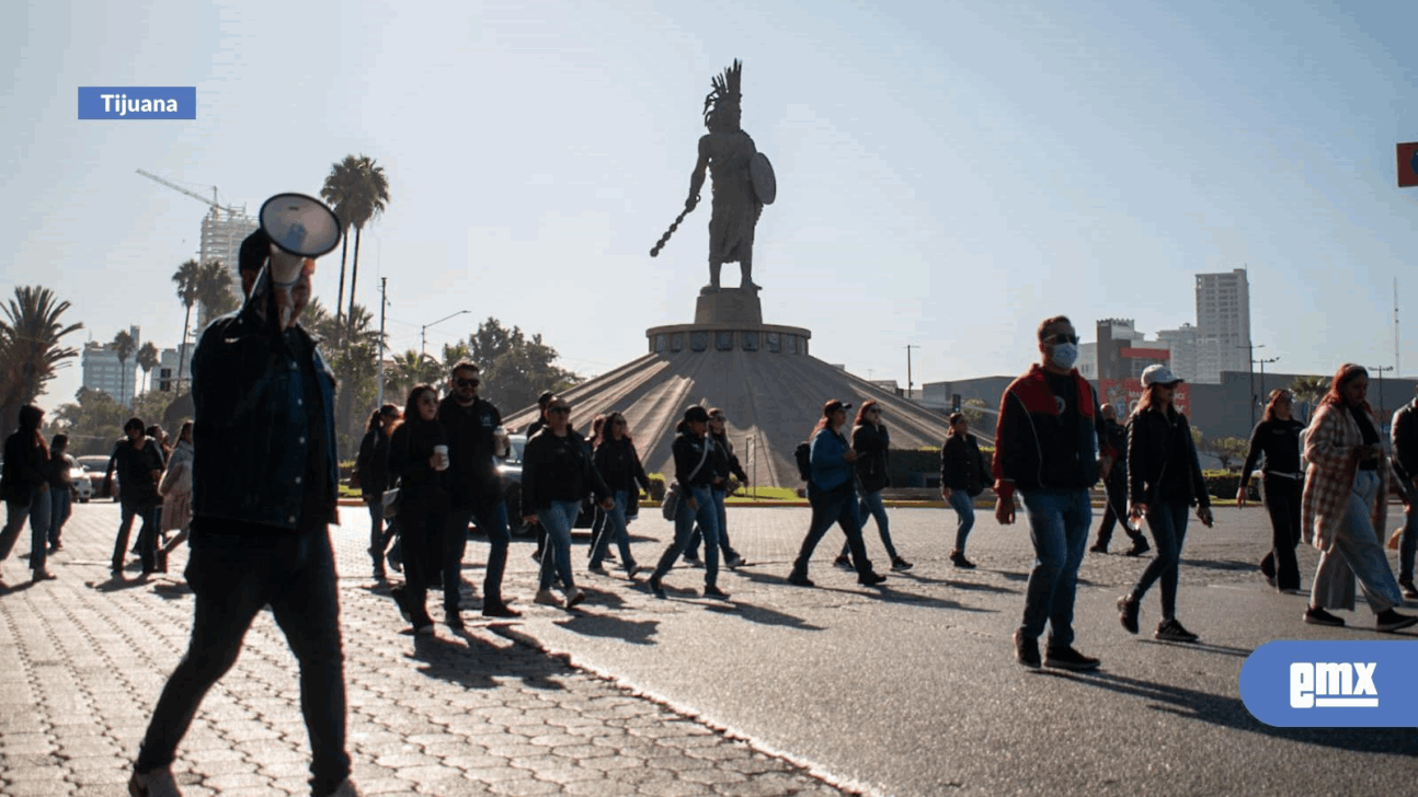 EMX-Maestros del CNTE marchan por falta de pagos 