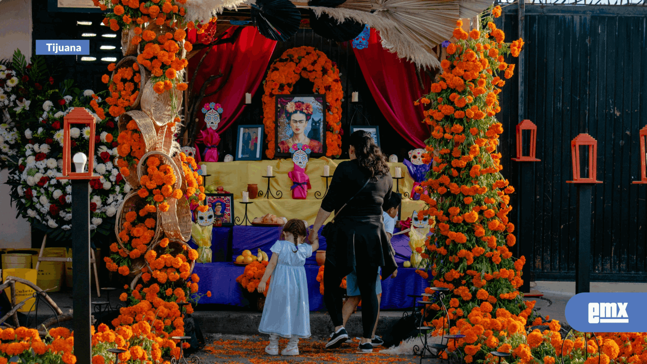 EMX-Florerías-arman-Altar-de-Muertos-en-Tijuana