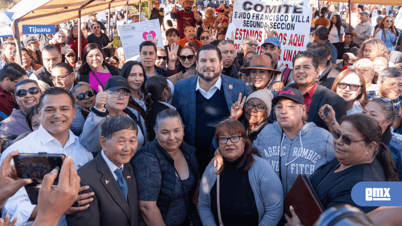 EMX-ATIENDE-ALCALDE-ISMAEL-BURGUEÑO-RUIZ-A-LA-COMUNIDAD-DE-LA-PRESA