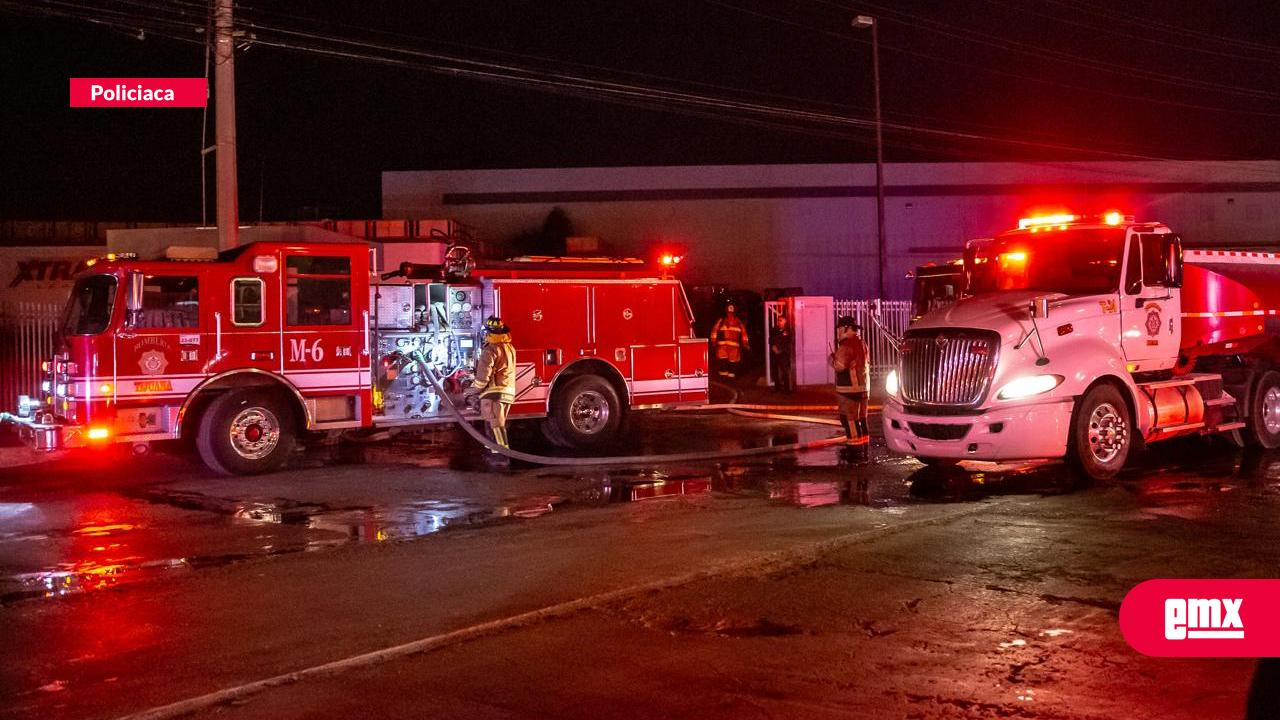 EMX-Incendio consume racas de madera en fábrica del Parque Industrial La Joya