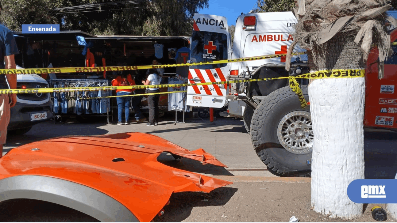 EMX-Muestran-video-como-carro-de-la-Baja-Mil-atropella-a-4-aficionados