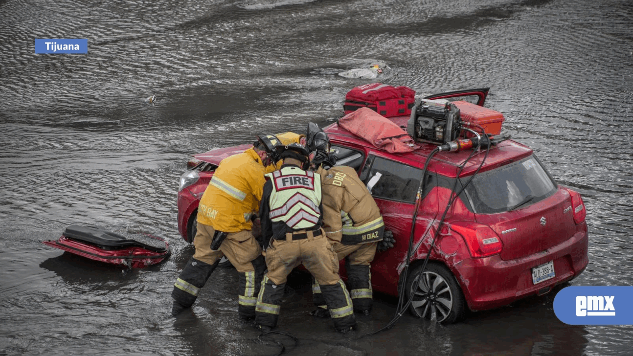 EMX-Volcó-vehículo-en-la-canalización;-hay-una-mujer-lesionada