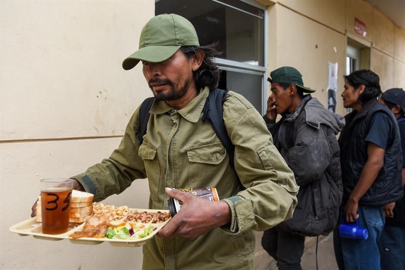 EMX-Diócesis de Mexicali ayuda a deportados e indigentes 
