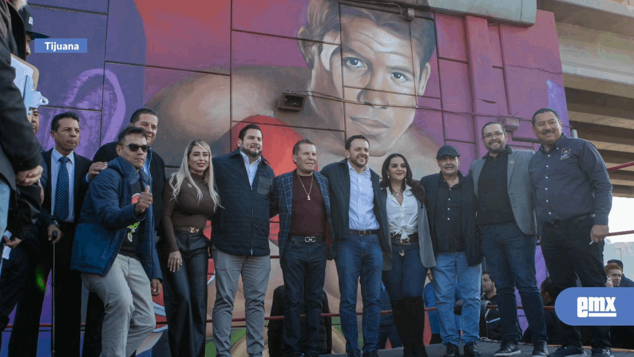 EMX-Con-la-cara-de-Julio-César-Chávez,-inauguran-el-primer-mural-de-100-en-Tijuana