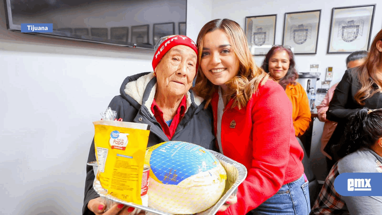 EMX-Llevó-regidora-Michel-García-“Navidad-en-tu-colonia”-a-las-familias-tijuanenses