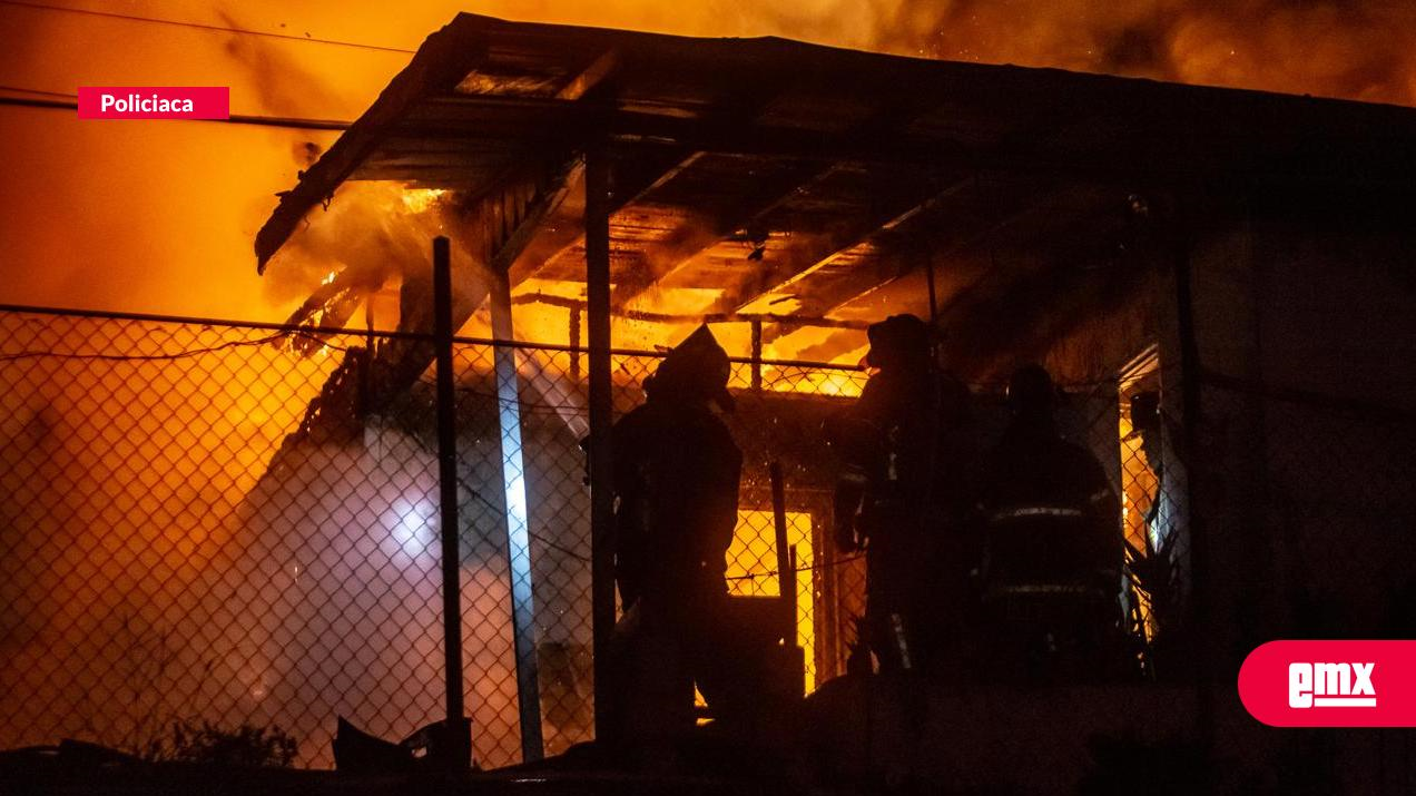 EMX-Fuerte-incendio-consume-una-cuartería-en-la-colonia-Hidalgo