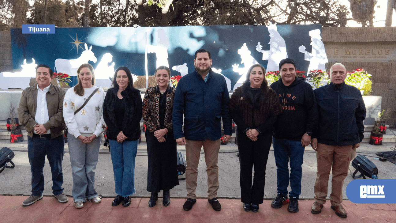 EMX-ENCABEZA-PRESIDENTE-MUNICIPAL-ISMAEL-BURGUEÑO-EL-ENCENDIDO-DE-LUZ-DEL-NACIMIENTO-EN-EL-PARQUE-MORELOS