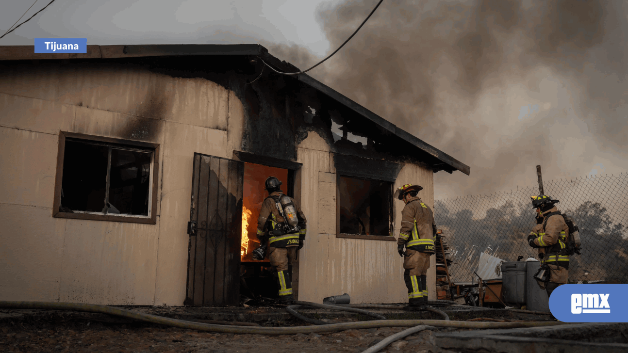 EMX-Incendio-deja-a-familia-sin-viviendas-en-la-colonia-Montes-Olímpicos