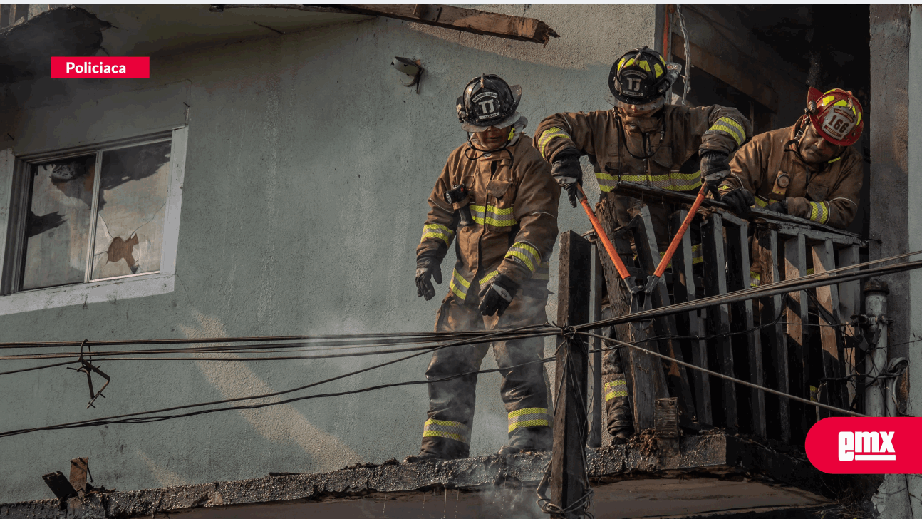 EMX-Fuerte-incendio-consume-los-dos-niveles-de-una-casa-en-Playas-de-Tijuana