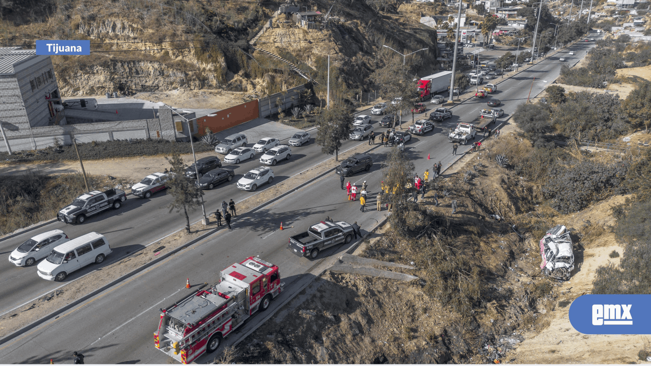 EMX-Taxi de ruta termina volcado en un Barranco; hay varios lesionados