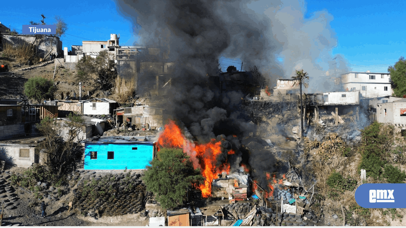 EMX-ÚLTIMAHORA:-Fuerte-incendio-en-la-colonia-Leandro-Valle