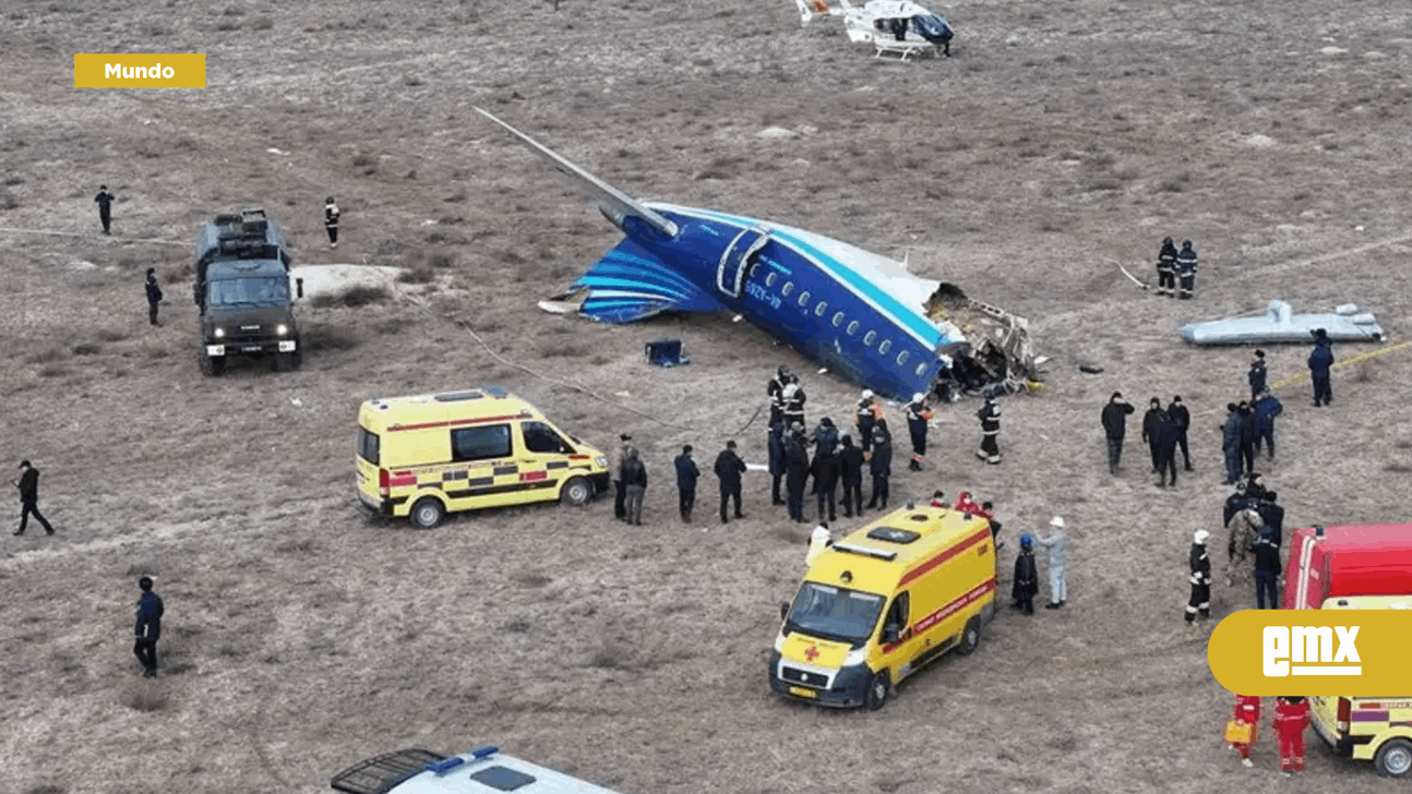 EMX-Avión-de-Azerbaijan-Airlines-se-estrella-en-el-Mar-Caspio;-graban-VIDEO-del-accidente